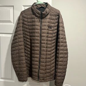 Men’s The North face Thermoball puffer jacket.